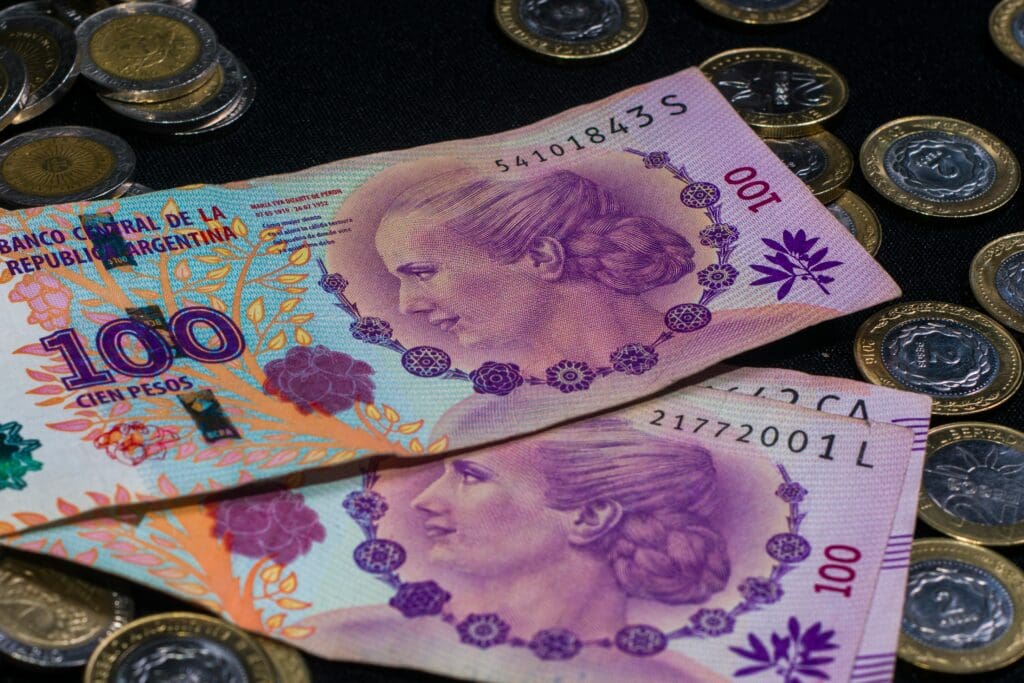 Imagen del peso argentino representando la inflación