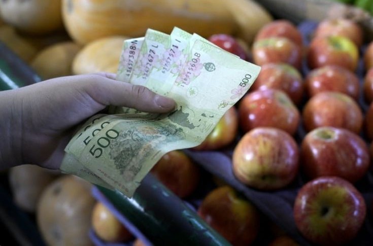 Últimamente, la alta inflación en el país ha afectado a gran parte de la población en términos de salud, economía y educación. Crédito: DePeru/AFP